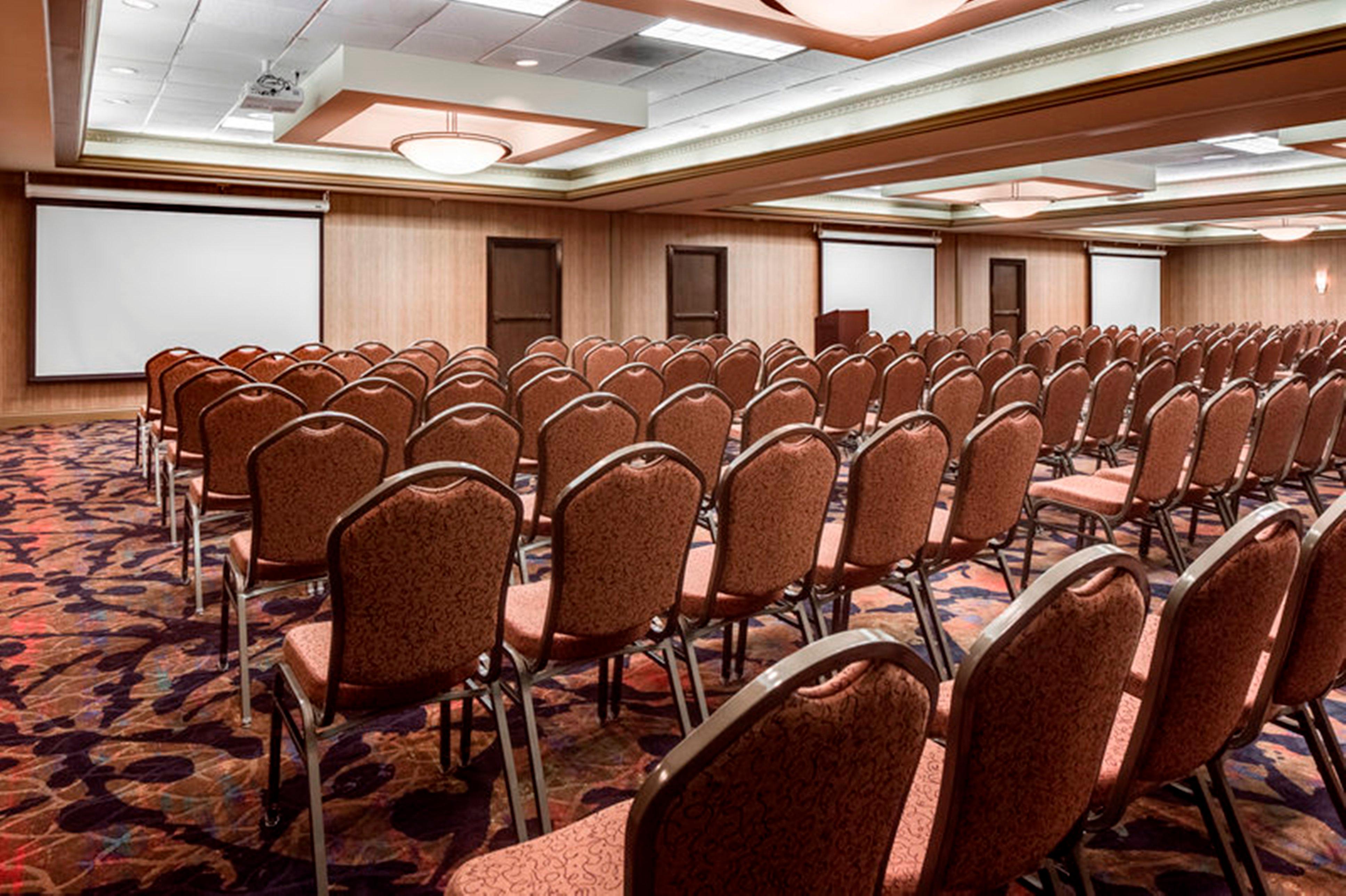 Holiday Inn Dubuque/Galena By Ihg Exterior photo