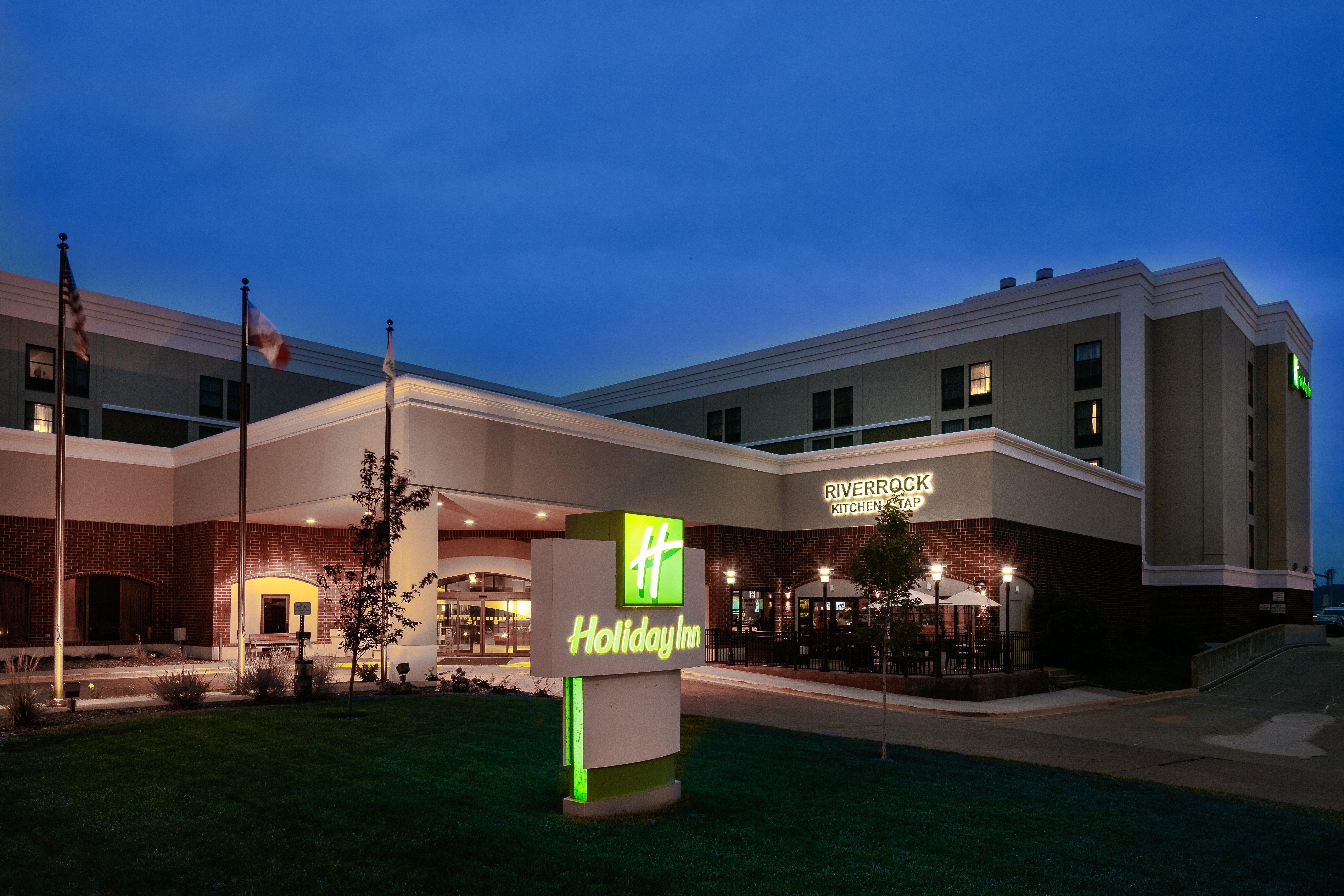 Holiday Inn Dubuque/Galena By Ihg Exterior photo