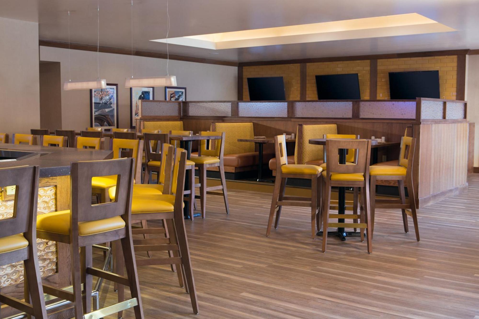 Holiday Inn Dubuque/Galena By Ihg Exterior photo